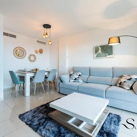 3-bed Seaview Escape, Pool, Garage, 4 Terraces Benalmadena
