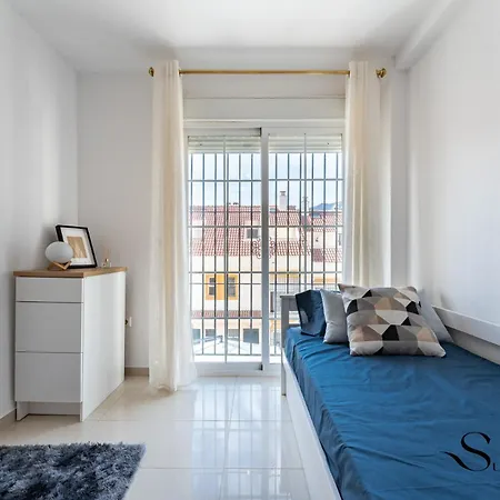 3-bed Seaview Escape, Pool, Garage, 4 Terraces *