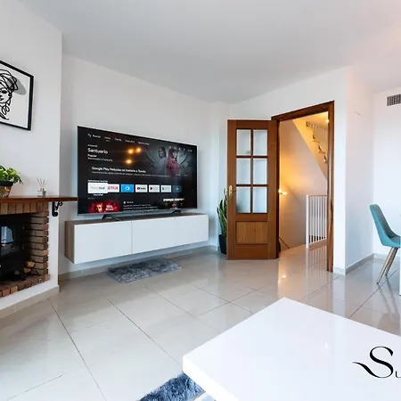 3-bed Seaview Escape, Pool, Garage, 4 Terraces *