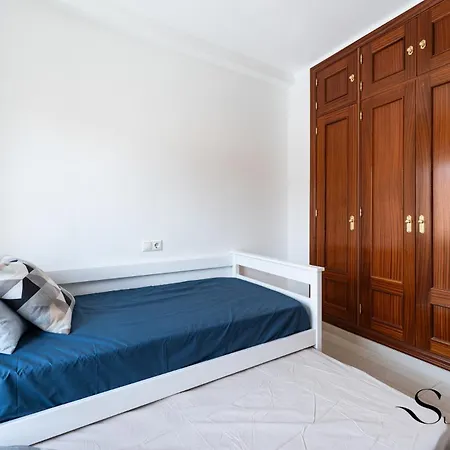 3-bed Seaview Escape, Pool, Garage, 4 Terraces Holiday home *