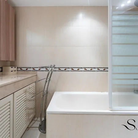 Holiday home 3-bed Seaview Escape, Pool, Garage, 4 Terraces Benalmadena